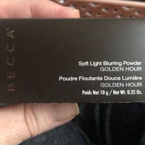Becca Soft Light Blurring Powder-Golden Hour